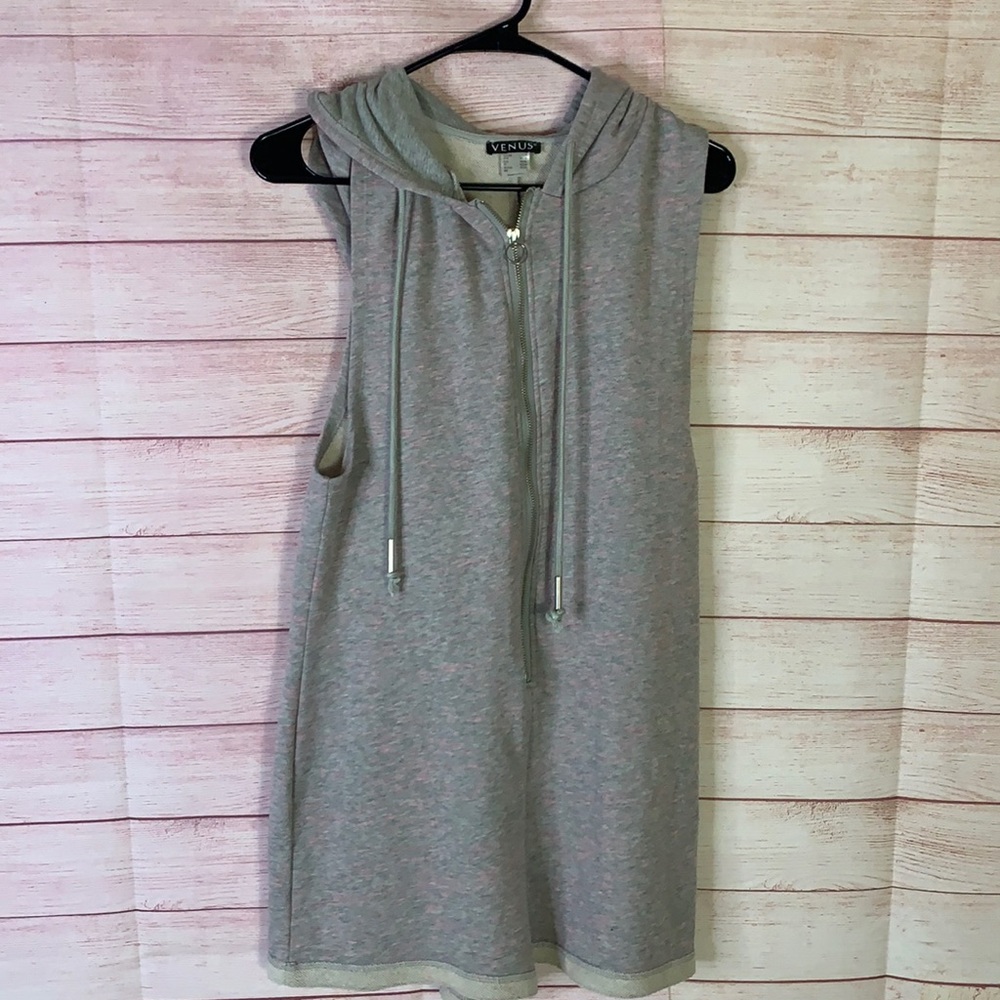 Venus Gray Pink‎ Hoodie Romper Size Small